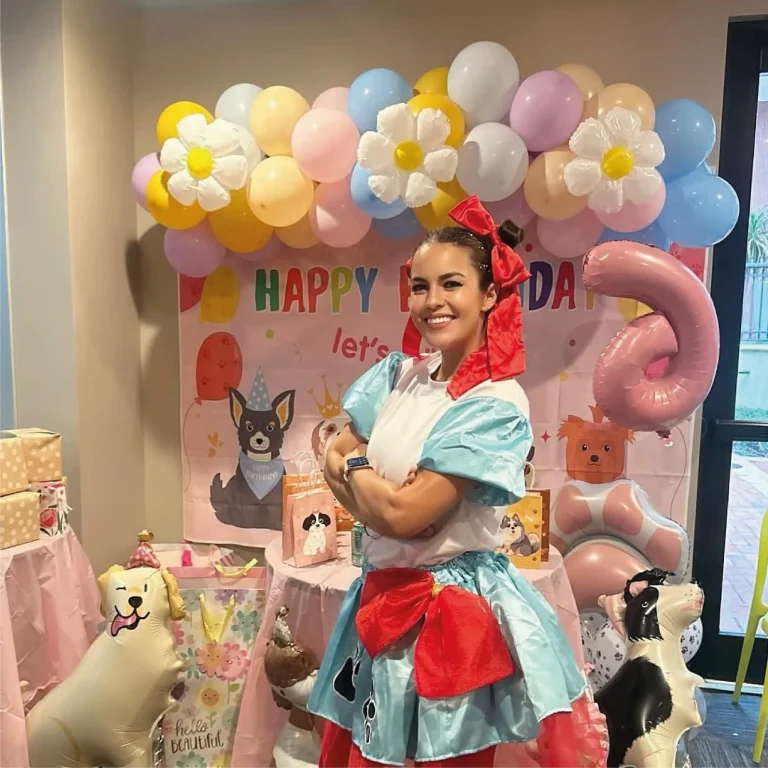 Malu Entertainment las mejores fiestas infantiles y para empresas en Miami disfraces payasos super heroes mascotas princesas
