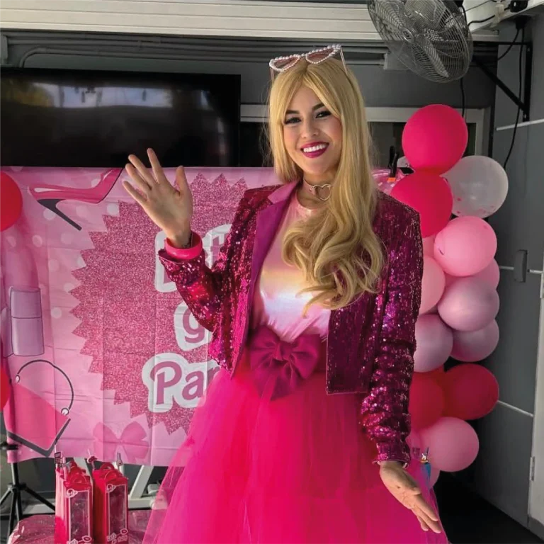 Malu Entertainment las mejores fiestas infantiles y para empresas en Miami personajes fiesta de disfraces para niños y niñas bebes baby shower revelacion de genero